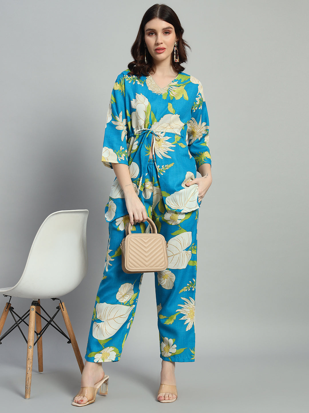 Women Blue Floral Printed V Neck Co-Ords