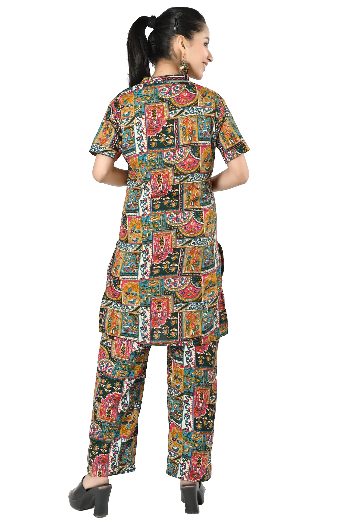Women Printed Mandarin Collar Co-Ords.