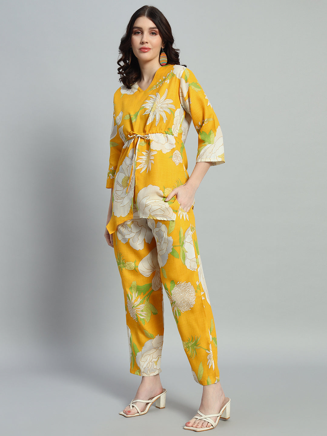 Women Yellow Floral Printed V Co-Ords