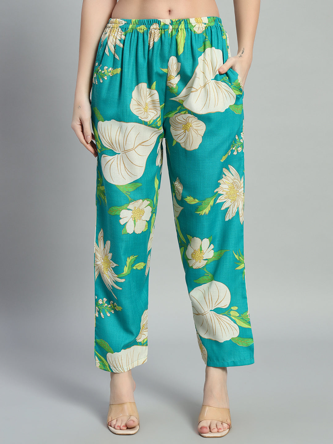 Women Green Floral Printed V neck Co-Ords