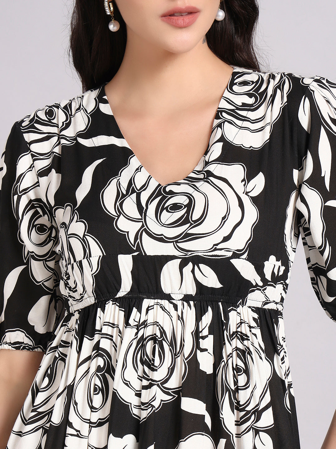 Women Floral Printed V-Neck Puff Sleeve Gathered or Pleated Fit & Flare Dress