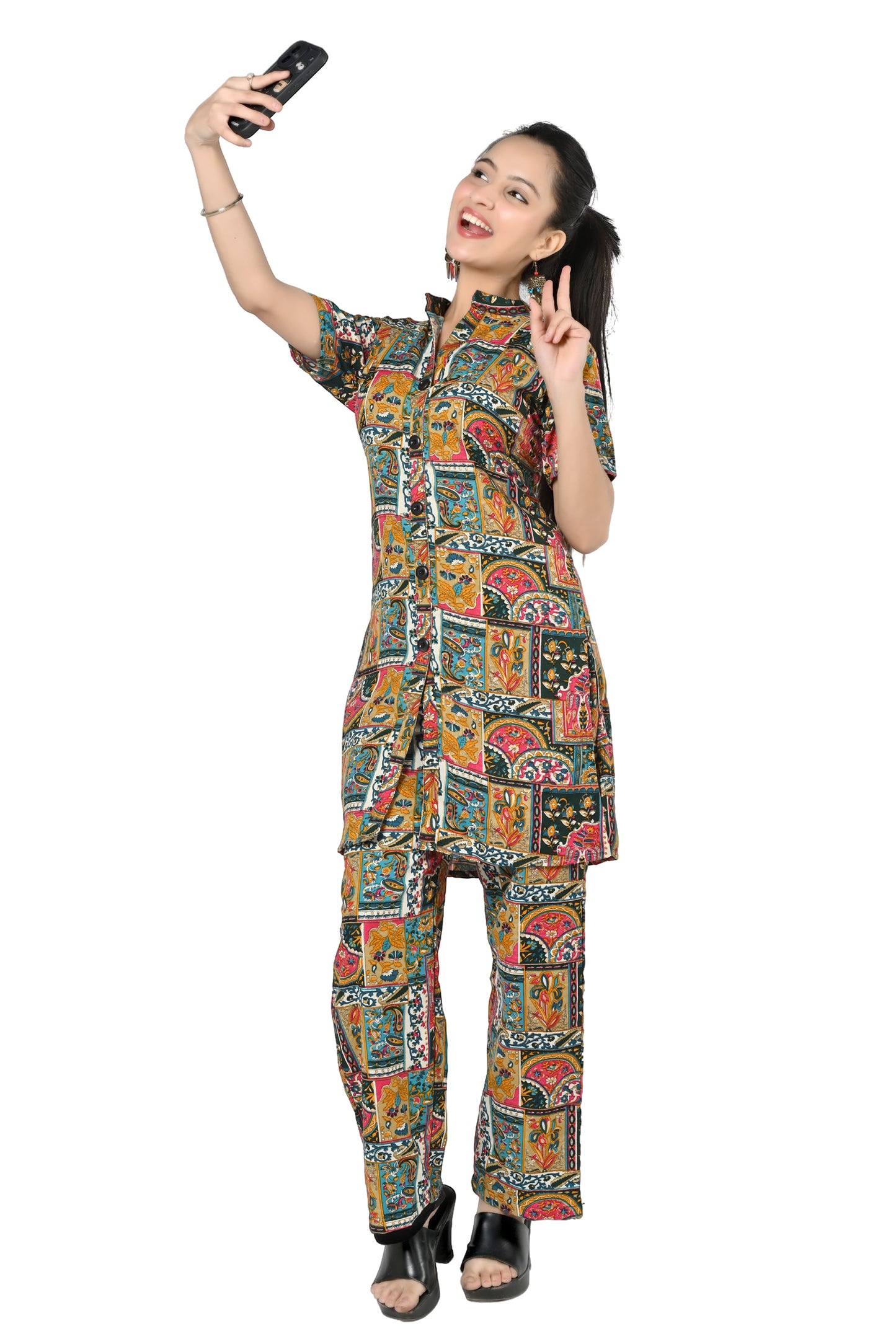 Women Printed Mandarin Collar Co-Ords.