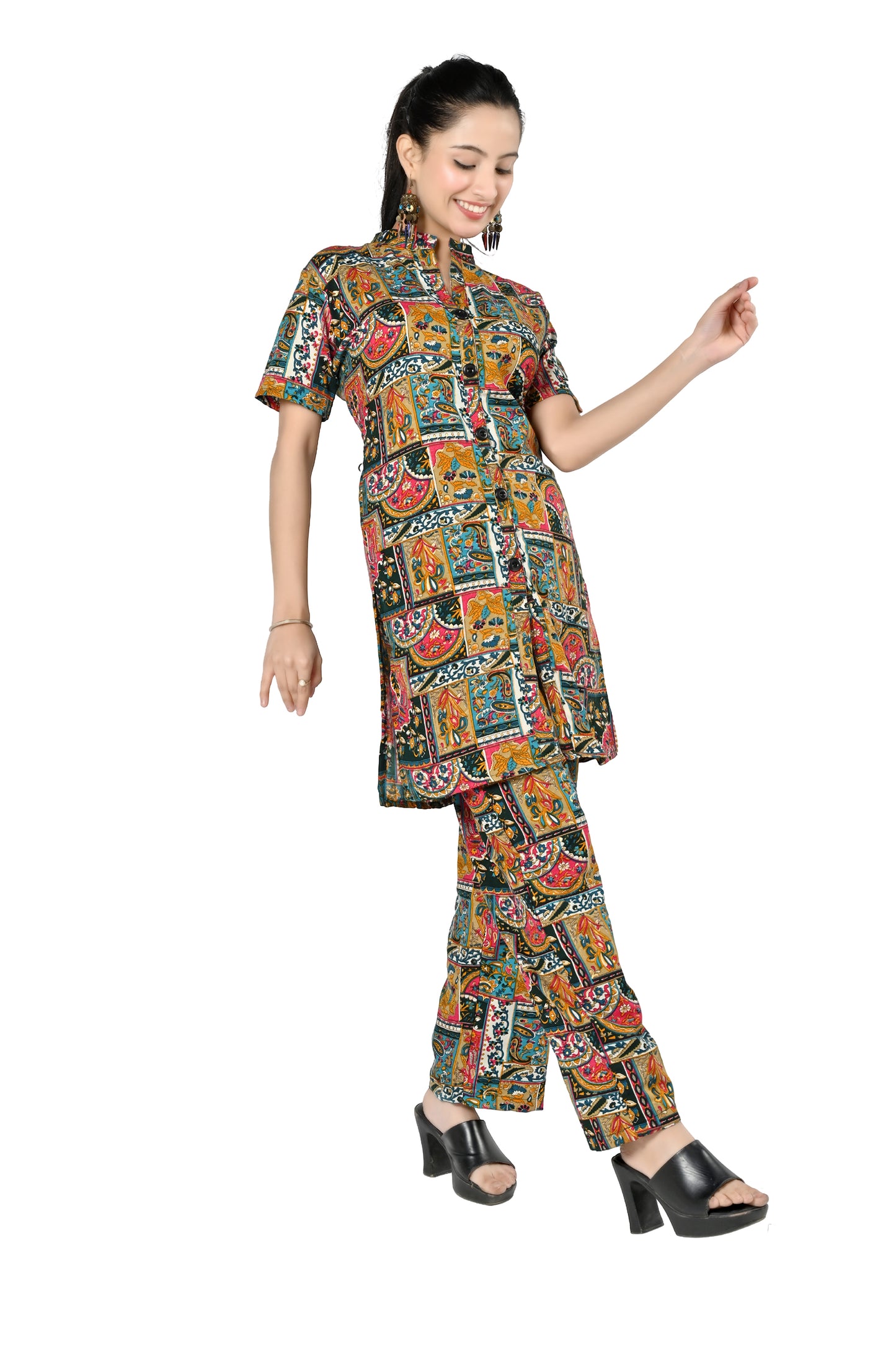Women Printed Mandarin Collar Co-Ords.