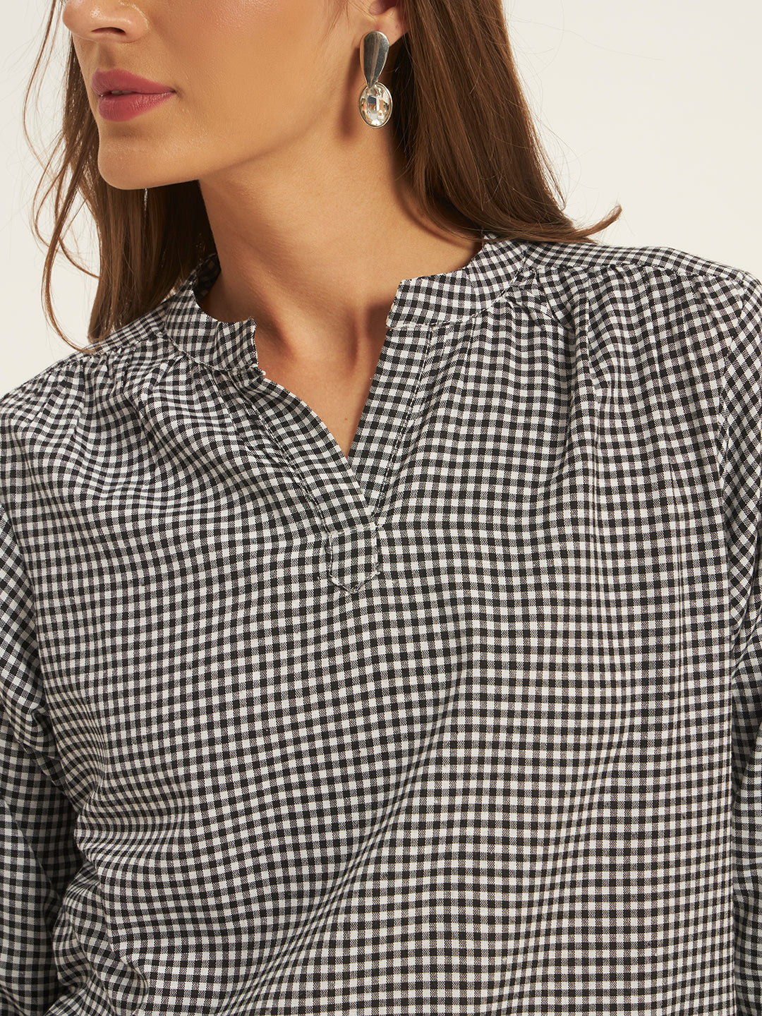 Women Black& White Checks Mandarin collar Shirt Top