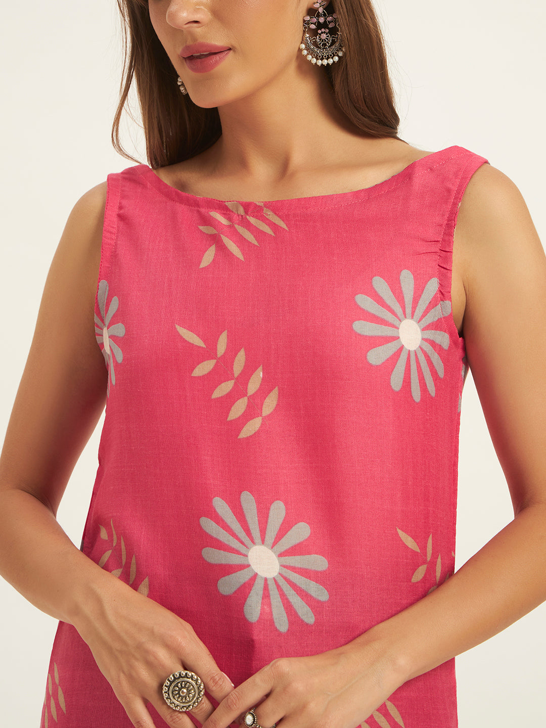 Women Floral Printed Straight Boat neck Kurta