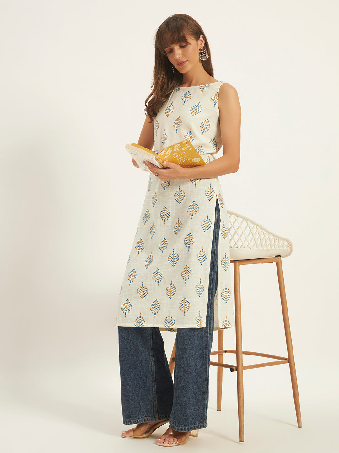 Women Floral Printed Straight Boat neck Kurta