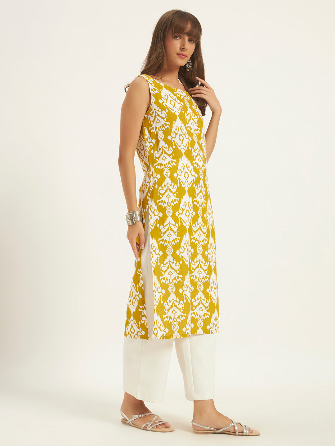 Women Floral Printed Straight Boat neck Kurta