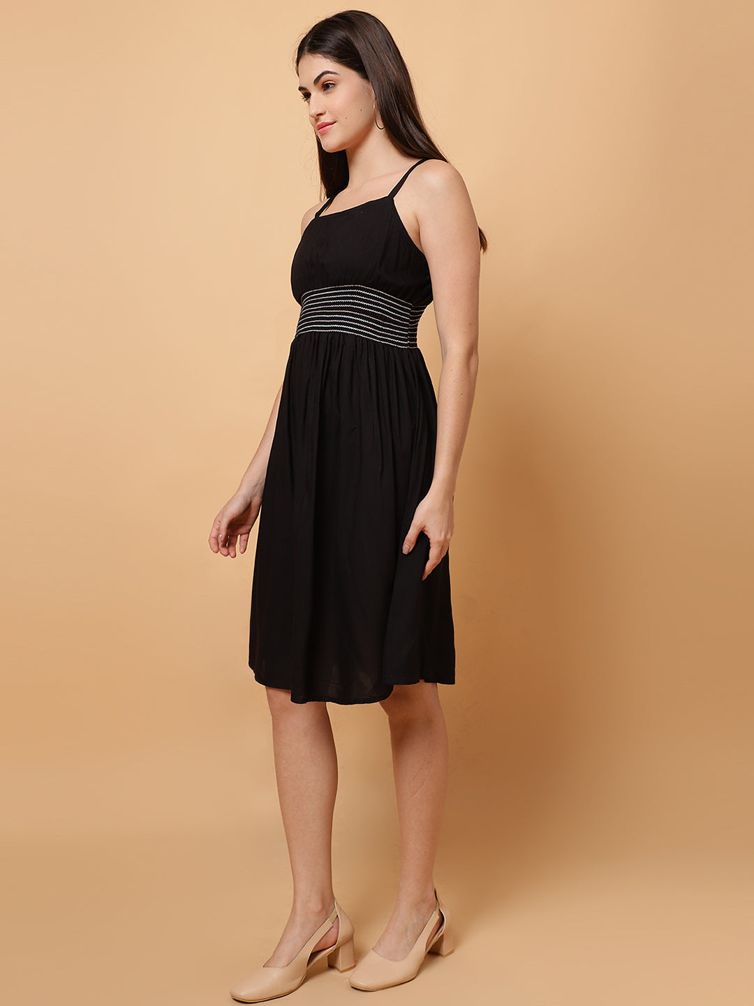 Women Black sleeveless flared Dress