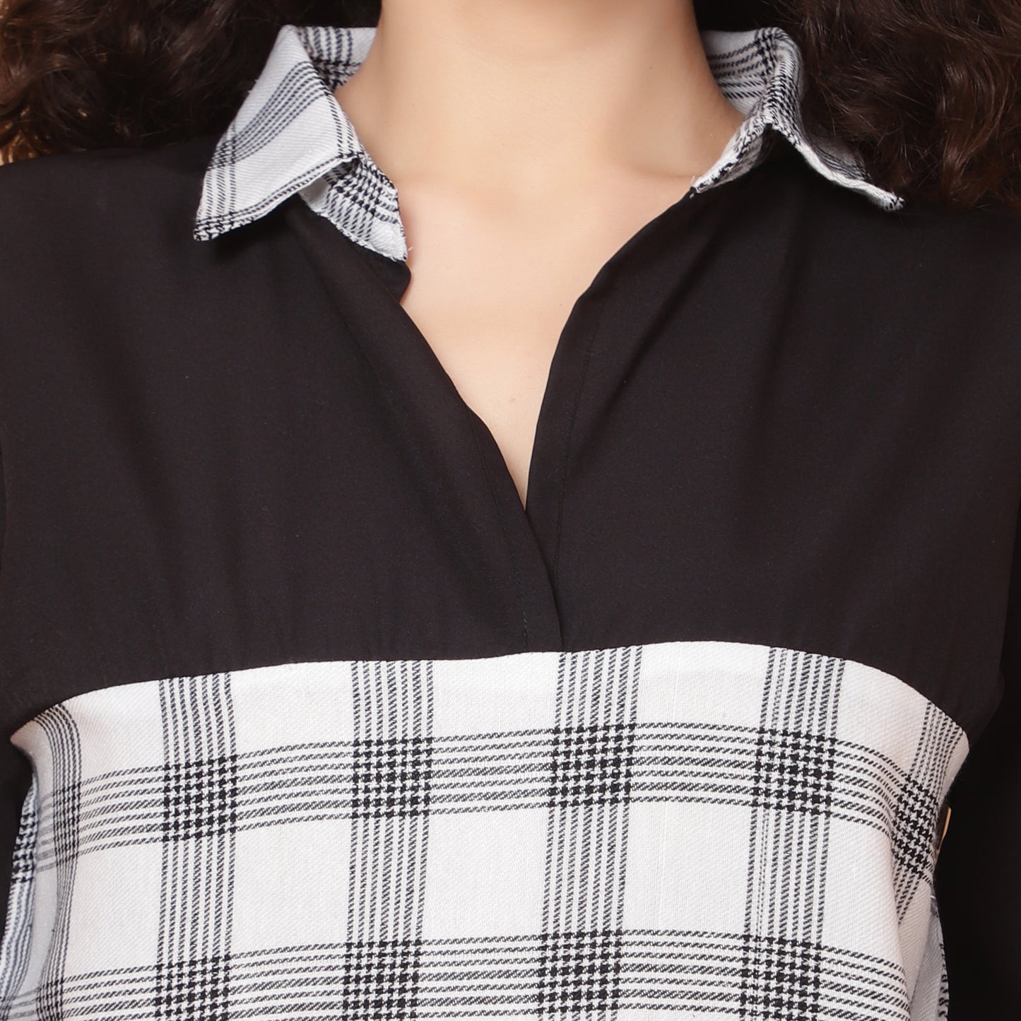 Women Check White & Black Casual Collar Shirt